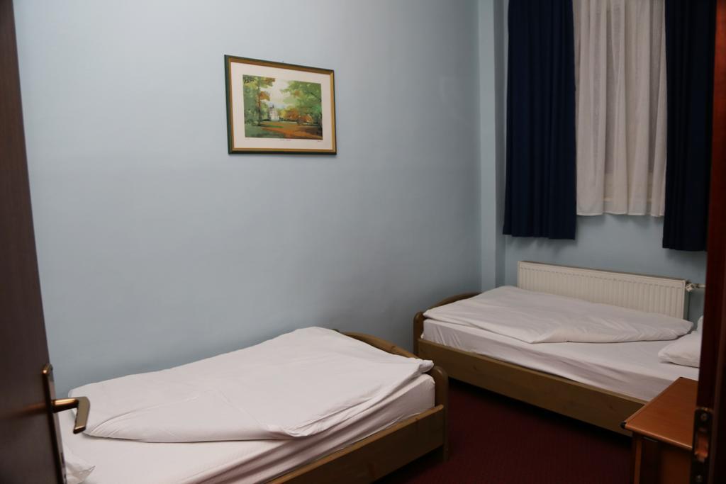 קארלובץ Hotel Carlstadt חדר תמונה