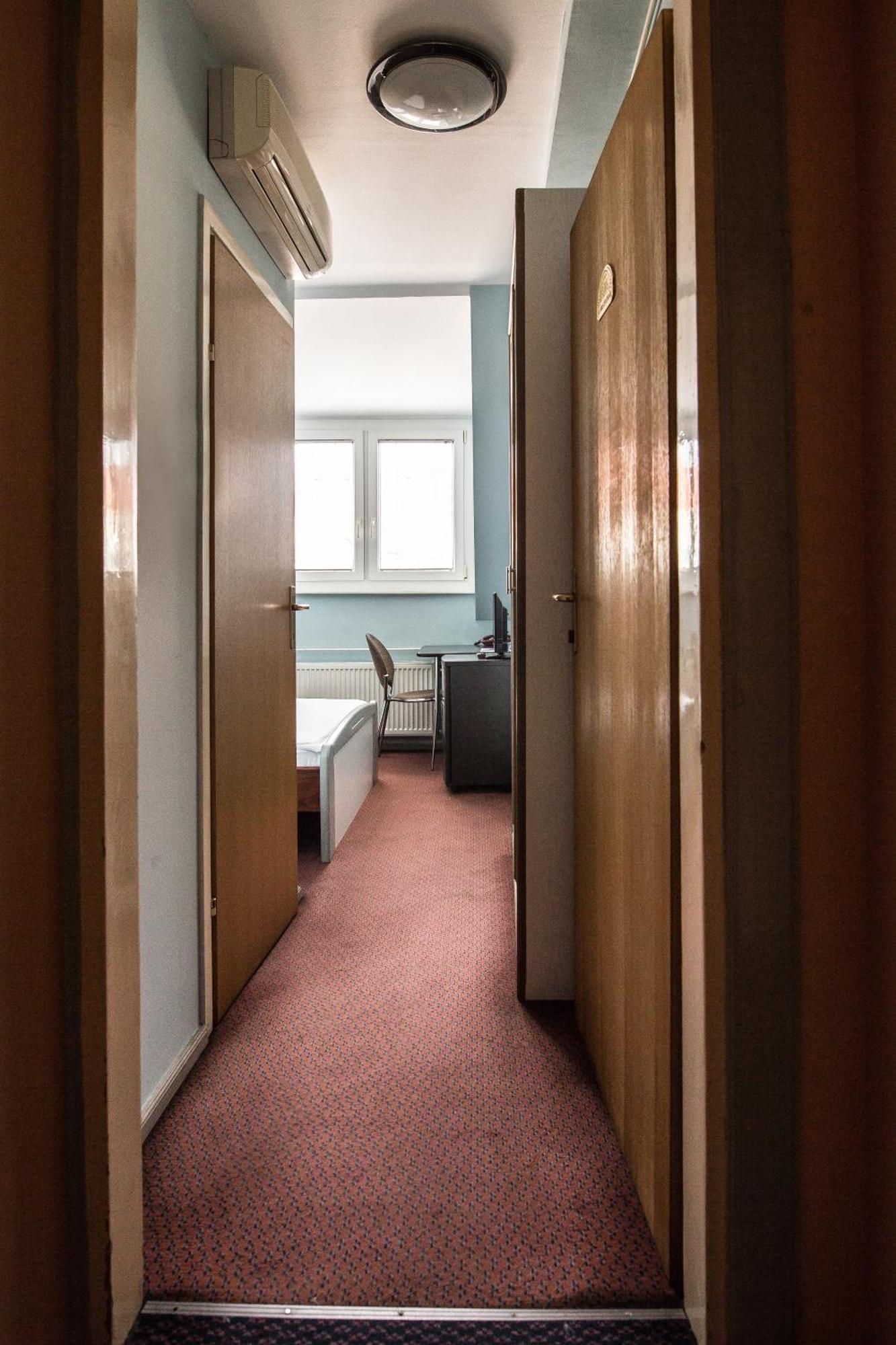 קארלובץ Hotel Carlstadt מראה חיצוני תמונה