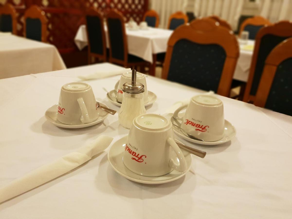 קארלובץ Hotel Carlstadt מראה חיצוני תמונה