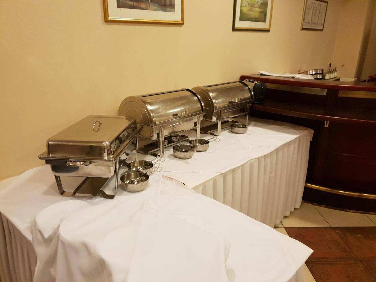 קארלובץ Hotel Carlstadt מראה חיצוני תמונה