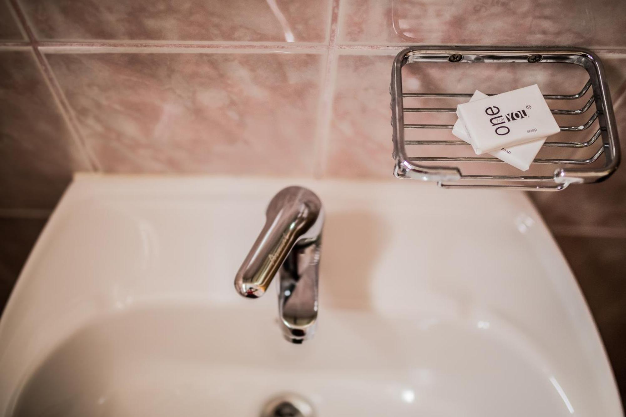 קארלובץ Hotel Carlstadt מראה חיצוני תמונה