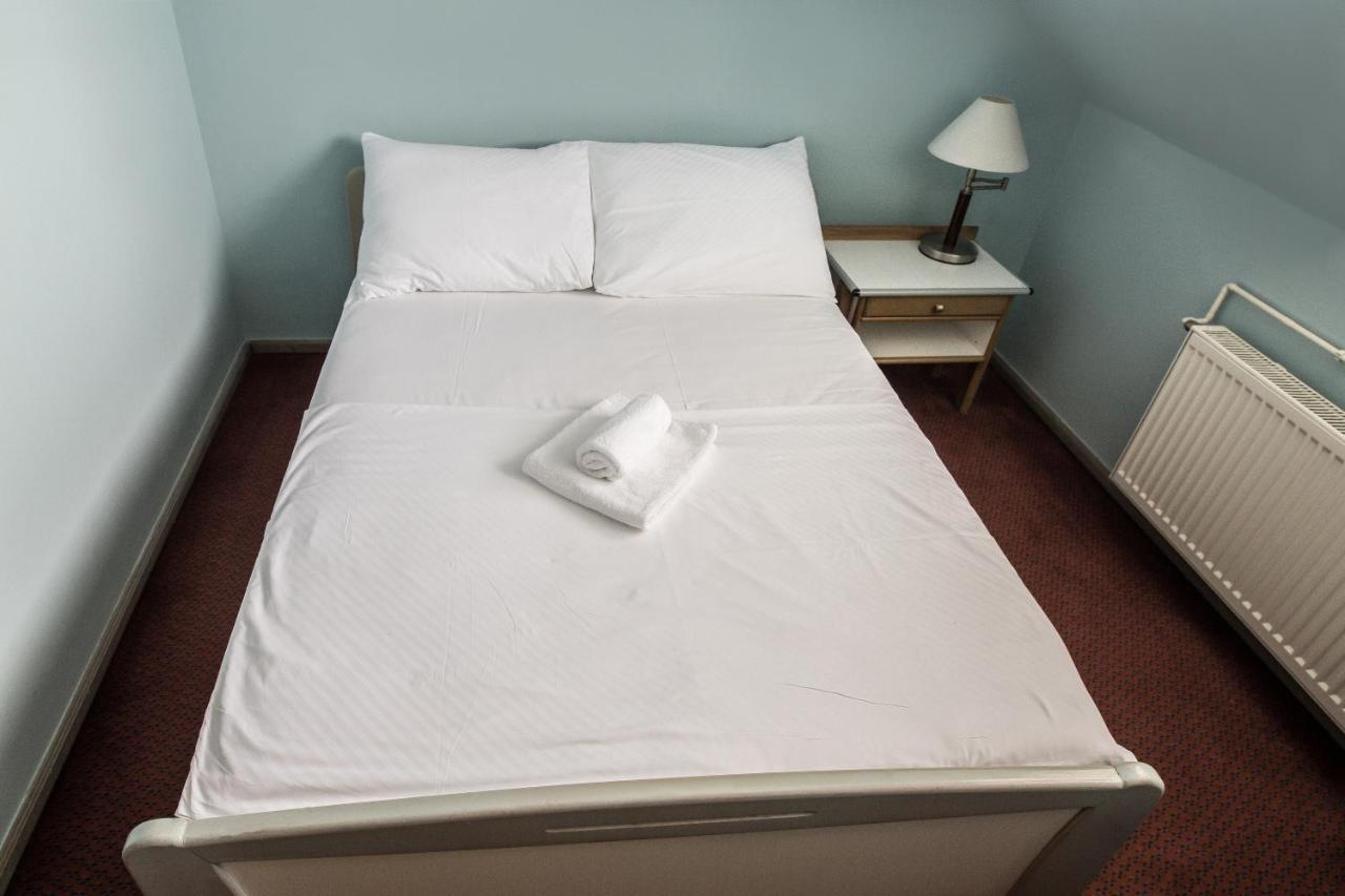 קארלובץ Hotel Carlstadt מראה חיצוני תמונה