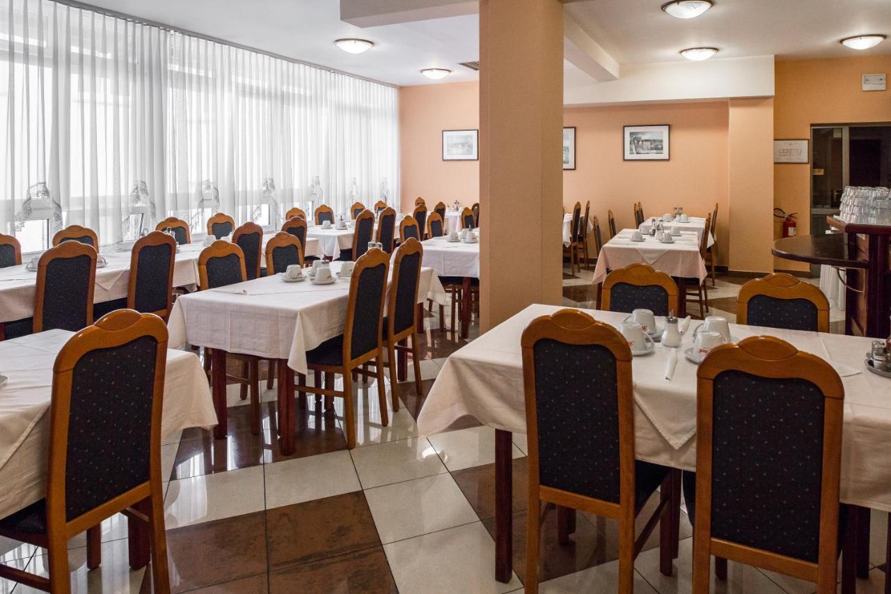 קארלובץ Hotel Carlstadt מראה חיצוני תמונה