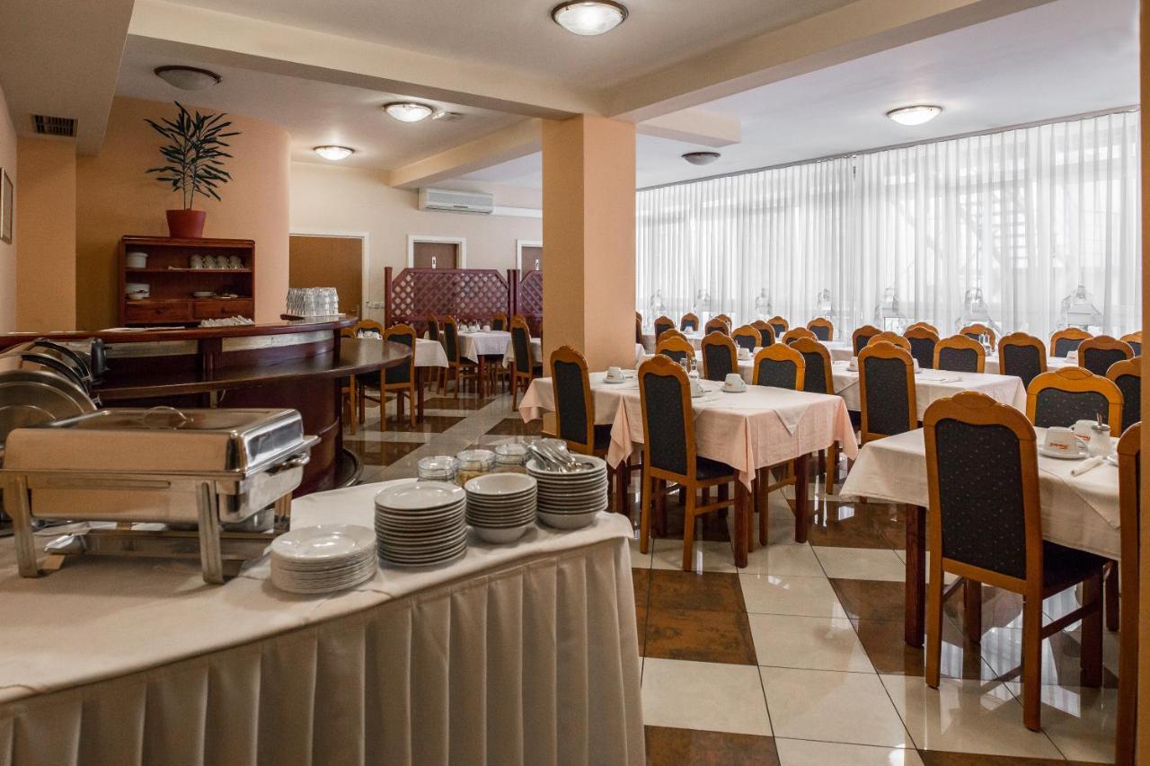 קארלובץ Hotel Carlstadt מראה חיצוני תמונה